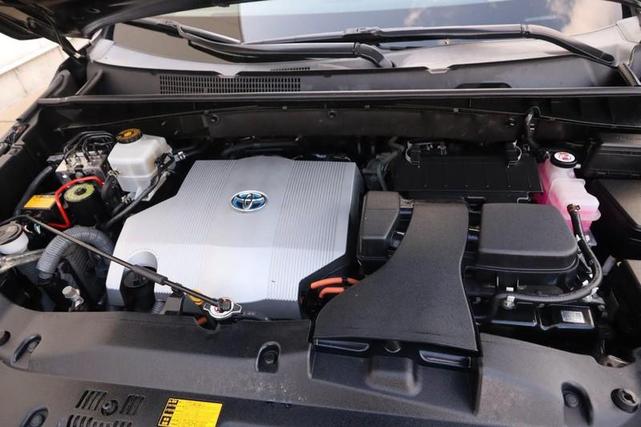 Photo of 2019 Midnight Black Metallic Toyota Highlander Hybrid
