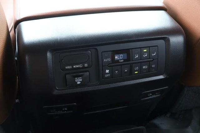 Photo of 2021 Blizzard Pearl Toyota Sequoia