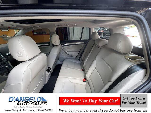 Photo of 2017 Deep Black Pearl Volkswagen Golf Alltrack