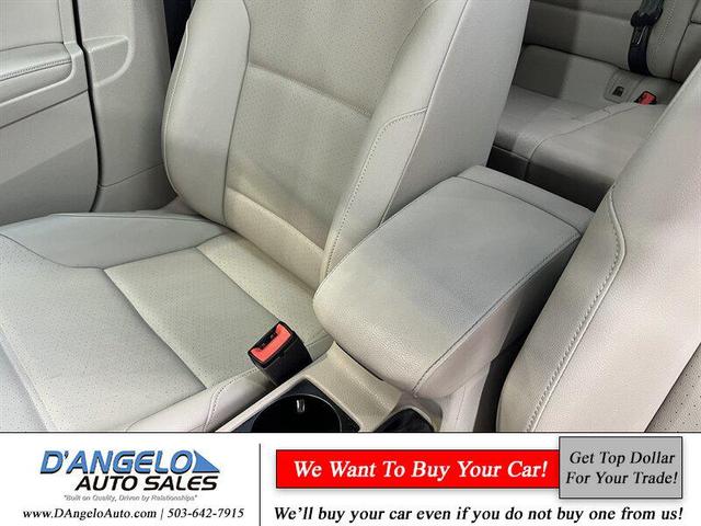 Photo of 2017 Deep Black Pearl Volkswagen Golf Alltrack