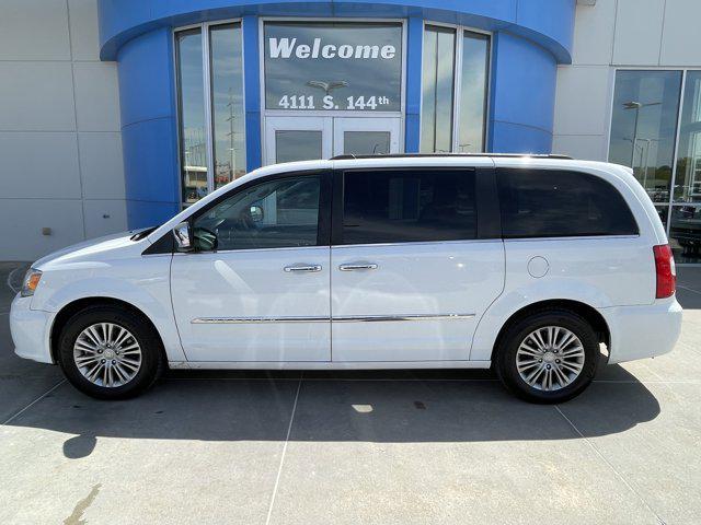 2016 Chrysler Town & Country