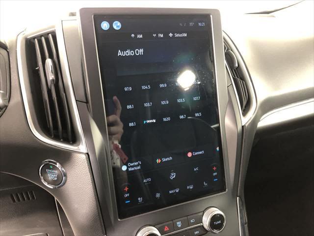 Photo of 2022 AGATE BLACK METALLIC Ford Edge