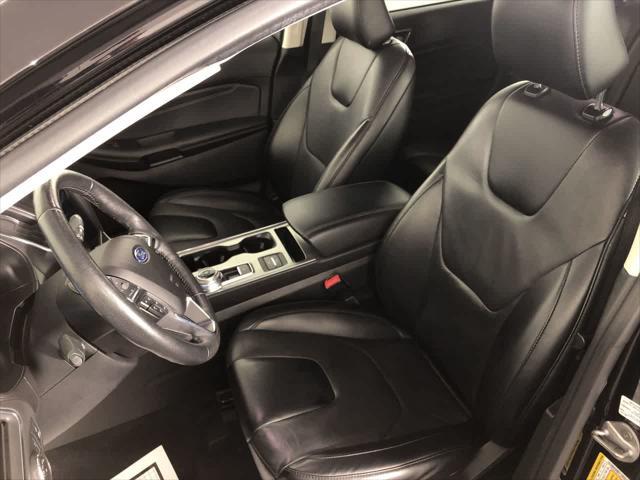 Photo of 2022 AGATE BLACK METALLIC Ford Edge