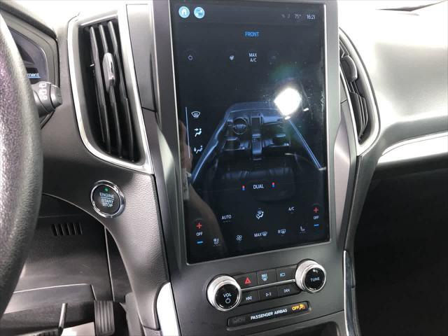 Photo of 2022 AGATE BLACK METALLIC Ford Edge