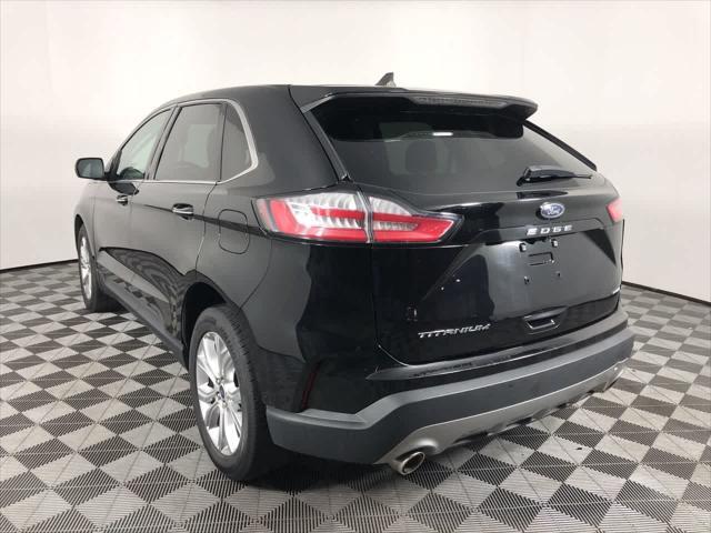 Photo of 2022 AGATE BLACK METALLIC Ford Edge