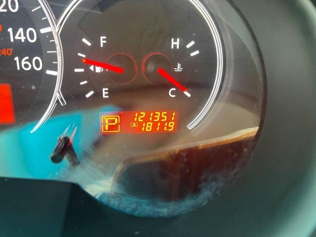 Photo of 2011 White Nissan Altima