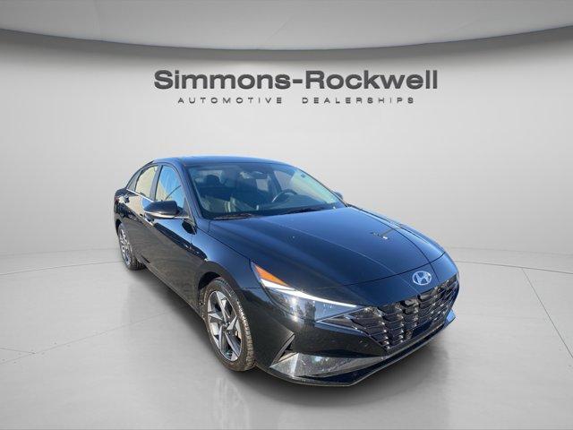 Photo of 2021 Phantom Black Hyundai ELANTRA