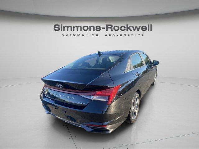 Photo of 2021 Phantom Black Hyundai ELANTRA