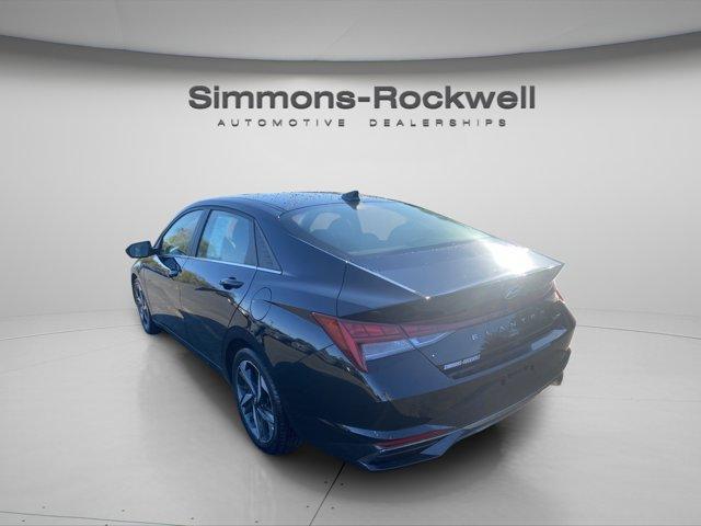 Photo of 2021 Phantom Black Hyundai ELANTRA