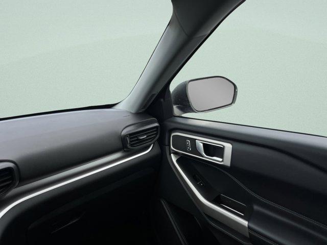 Photo of 2022 Gray Ford Explorer