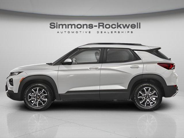 Photo of 2023 Summit White Chevrolet Trailblazer