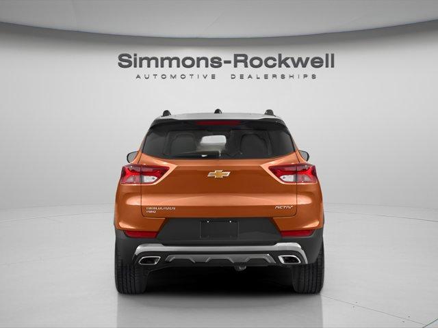 Photo of 2023 Summit White Chevrolet Trailblazer