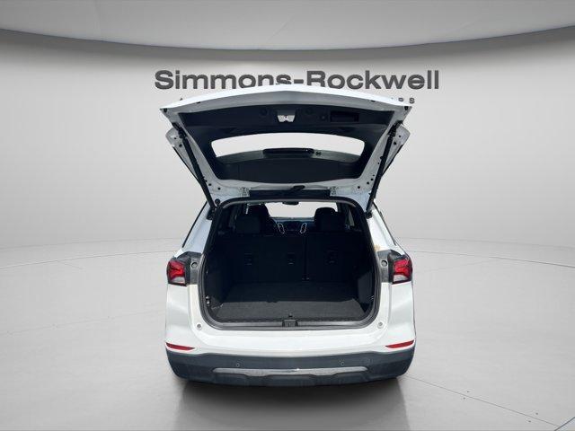 Photo of 2022 Summit White Chevrolet Equinox