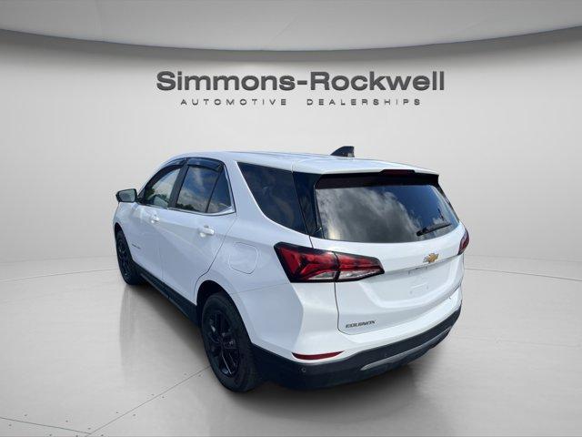 Photo of 2022 Summit White Chevrolet Equinox