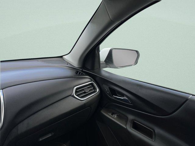 Photo of 2022 Summit White Chevrolet Equinox