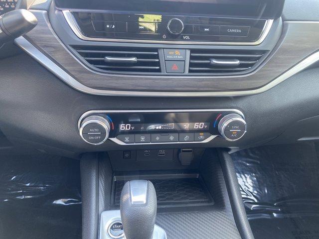 Photo of 2025 Black Nissan Altima