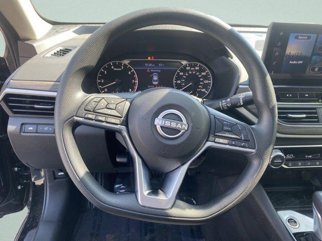 Photo of 2025 Black Nissan Altima