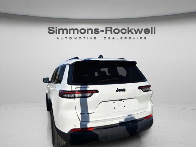 Photo of 2022 Bright White Clearcoat Jeep Grand Cherokee L
