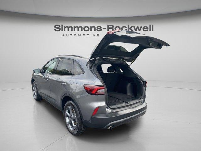 Photo of 2025 Gray Ford Escape