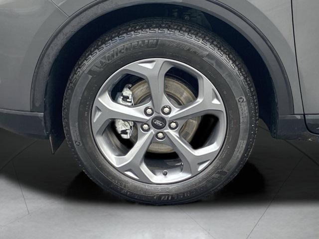 Photo of 2025 Gray Ford Escape