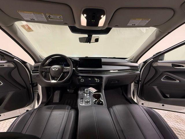 Photo of 2025 Majestic White INFINITI QX60