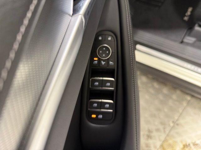 Photo of 2025 Majestic White INFINITI QX60