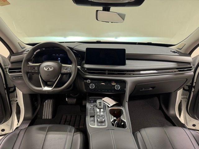 Photo of 2025 Majestic White INFINITI QX60