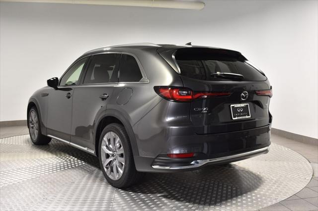 Photo of 2024 Machine Gray Metallic Mazda CX-90