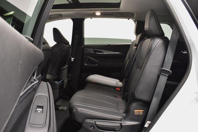 Photo of 2026 Radiant White INFINITI QX60