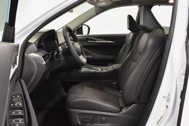 Photo of 2026 Radiant White INFINITI QX60