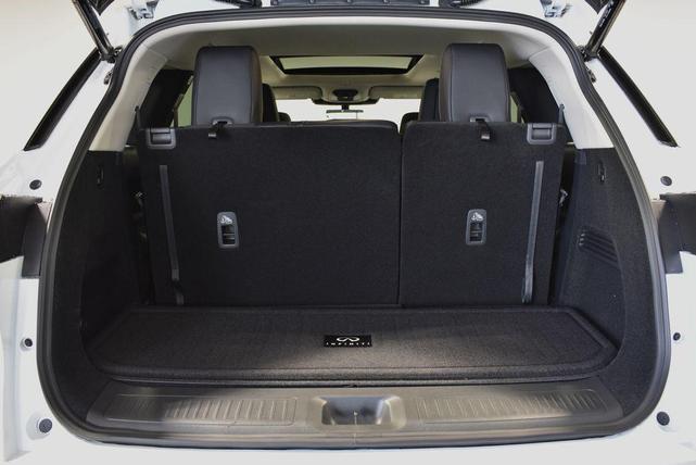 Photo of 2026 Radiant White INFINITI QX60