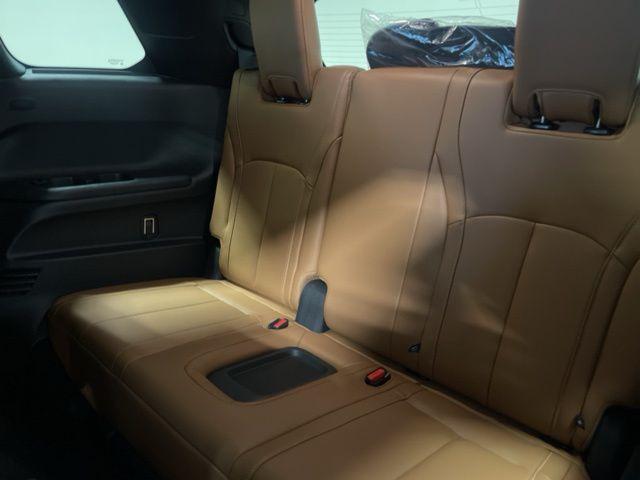 Photo of 2025 Warm Titanium/Black Obsidian INFINITI QX60