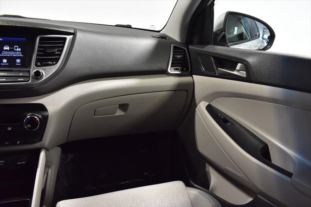 Photo of 2018 Molten Silver Hyundai TUCSON