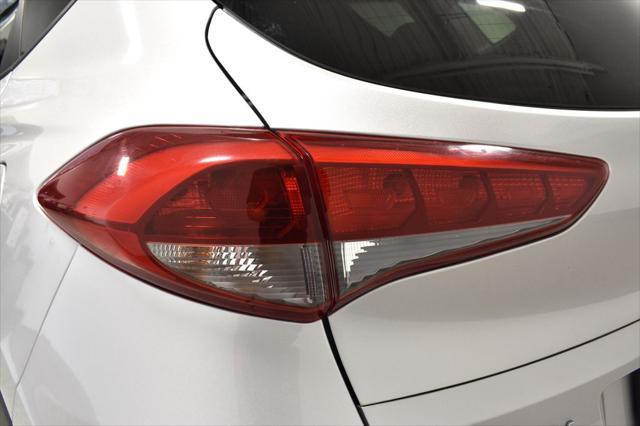 Photo of 2018 Molten Silver Hyundai TUCSON