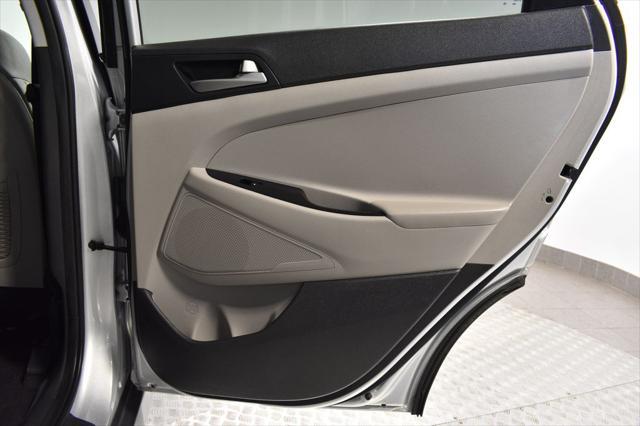 Photo of 2018 Molten Silver Hyundai TUCSON