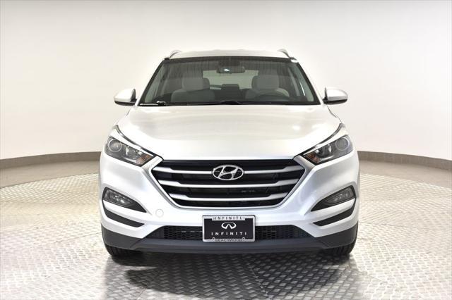 Photo of 2018 Molten Silver Hyundai TUCSON