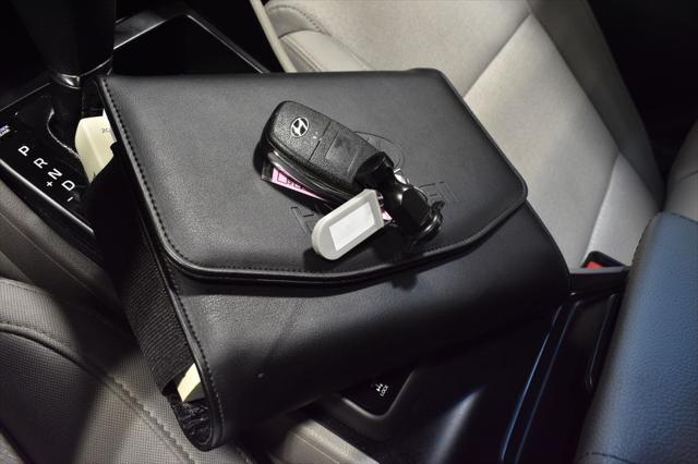 Photo of 2018 Molten Silver Hyundai TUCSON