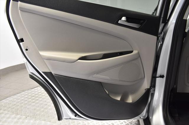 Photo of 2018 Molten Silver Hyundai TUCSON