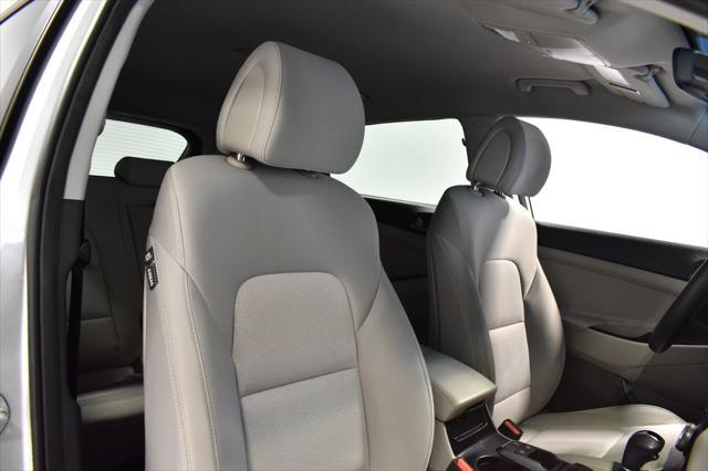 Photo of 2018 Molten Silver Hyundai TUCSON