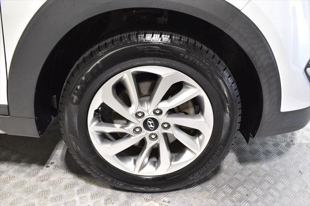 Photo of 2018 Molten Silver Hyundai TUCSON