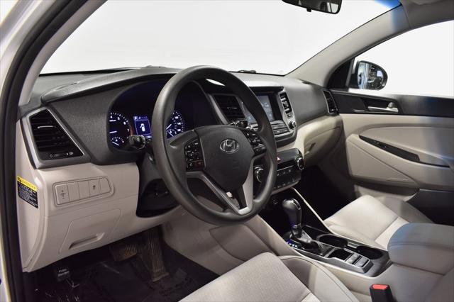 Photo of 2018 Molten Silver Hyundai TUCSON