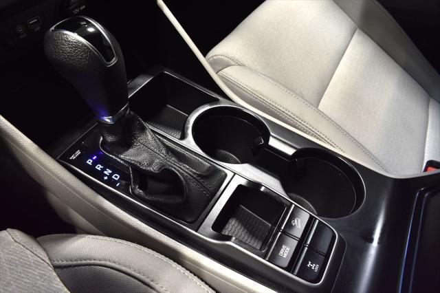 Photo of 2018 Molten Silver Hyundai TUCSON