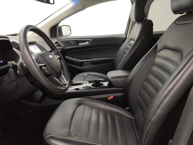 Photo of 2016 Shadow Black Ford Edge