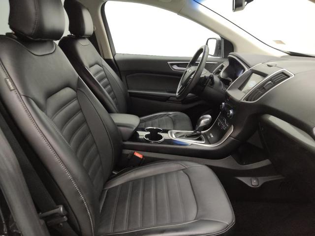 Photo of 2016 Shadow Black Ford Edge