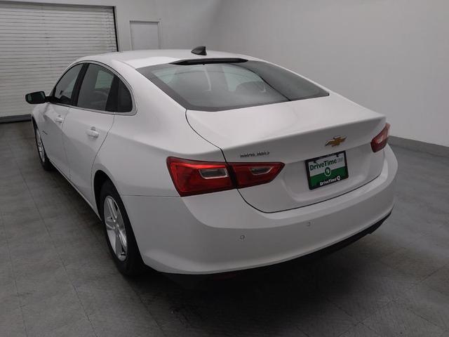 Photo of 2019 Summit White Chevrolet Malibu