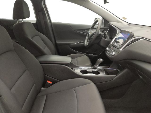 Photo of 2019 Summit White Chevrolet Malibu