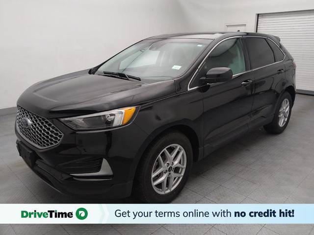 Photo of 2023 Agate Black Metallic Ford Edge
