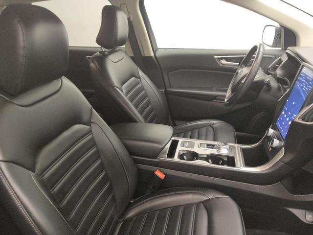 Photo of 2023 Agate Black Metallic Ford Edge