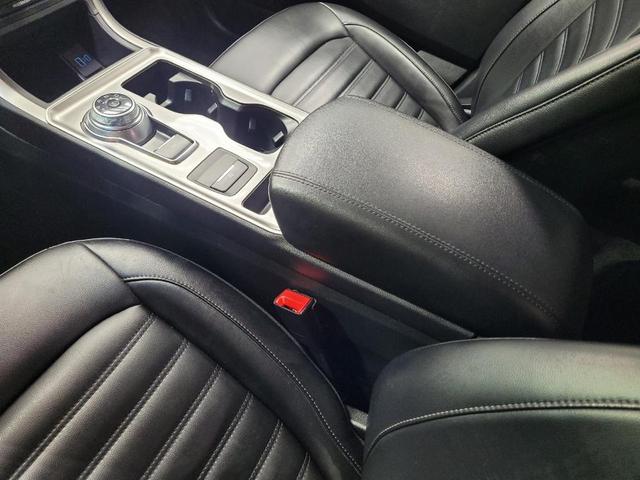 Photo of 2023 Agate Black Metallic Ford Edge