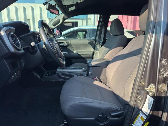 Photo of 2016 Magnetic Gray Metallic Toyota Tacoma